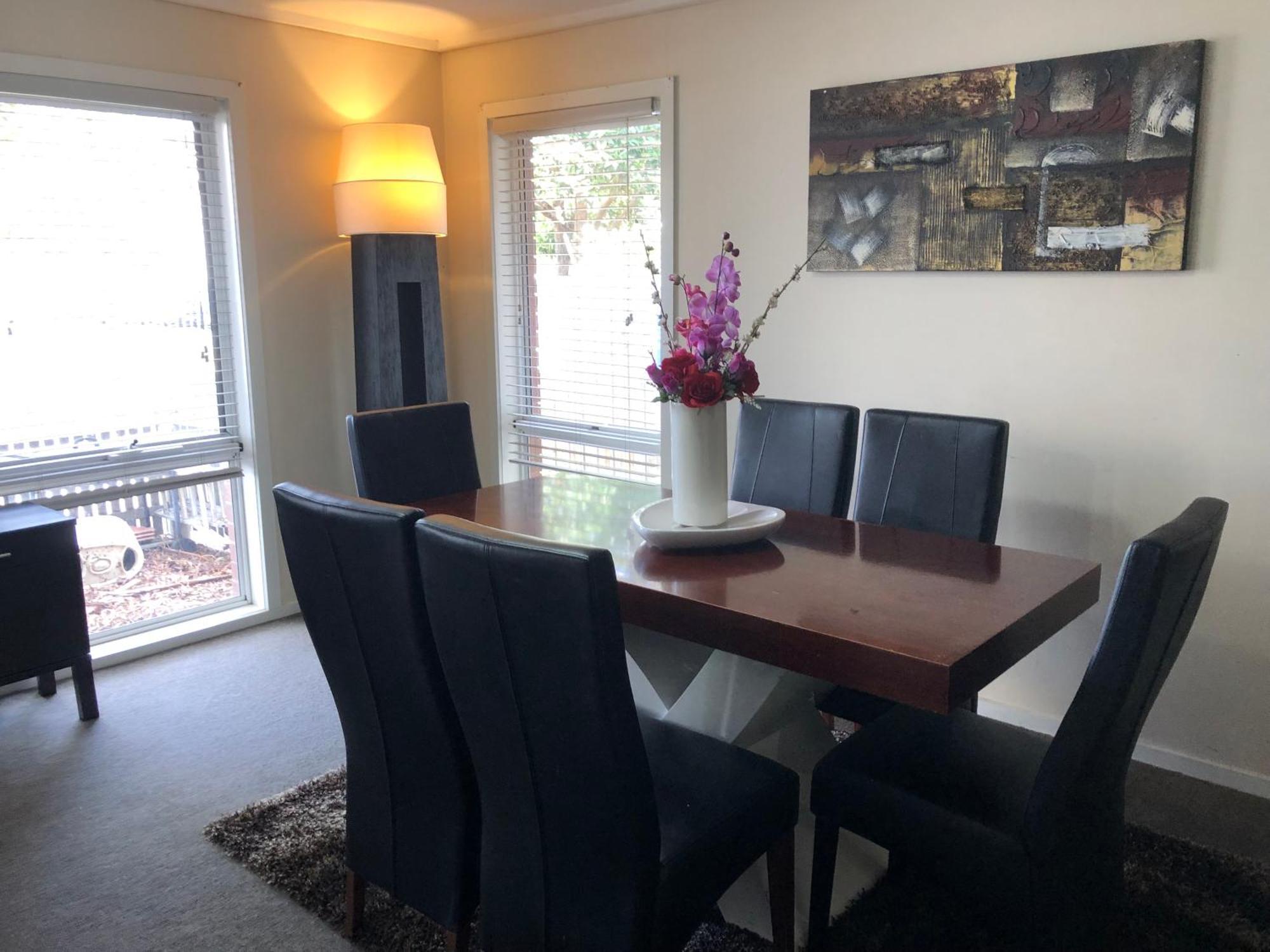 2bdr 1bth 1car Unit Apartment